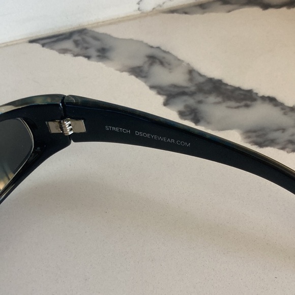 DSO eyewear Stretch sunglasses in excellent condition - Picture 6 of 9